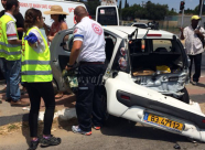 بالصور: إصابة متوسطة لسيدة بحادث طرق متسلسل بين مدينتي اللد والرملة